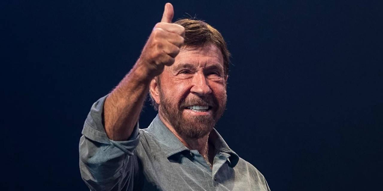 Efsanevi aktör Chuck Norris hayatını kaybetti!