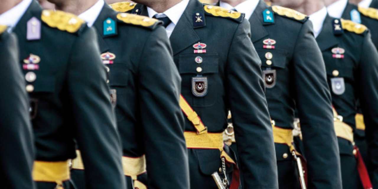 Bir teğmen daha TSK'ya dönecek! Kimse iş vermemiş bakkalığa başlamıştı