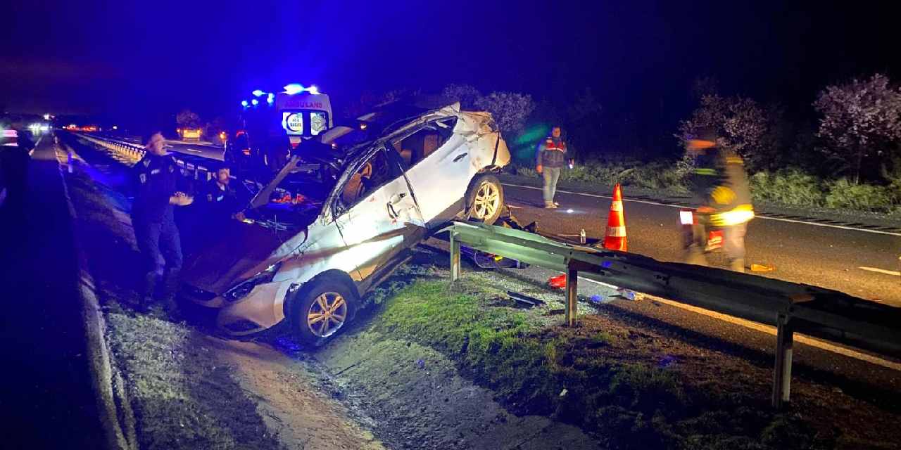 Önündeki cipe çarpan araçtaki iki kişi öldü