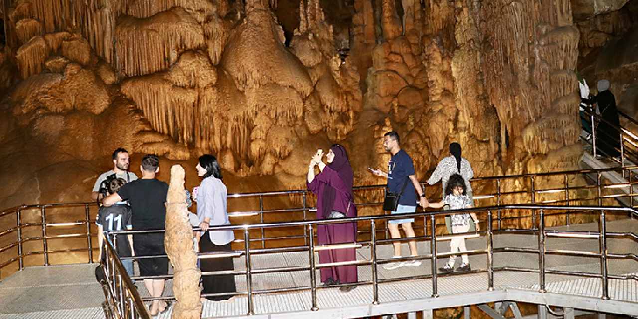 Burayı gören hayran kalıyor: Fotoğraf çekmek için birbirleriyle yarışıyorlar