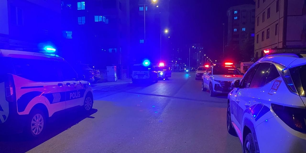 İki grup arasında çıkan bıçaklı kavgada ağır yaralandı