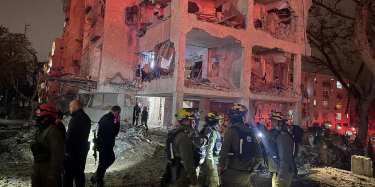 ABD-İsrail ve İran savaşında 23'ncü gün: Trump ve İran'dan peş peşe Hürmüz tehditleri!