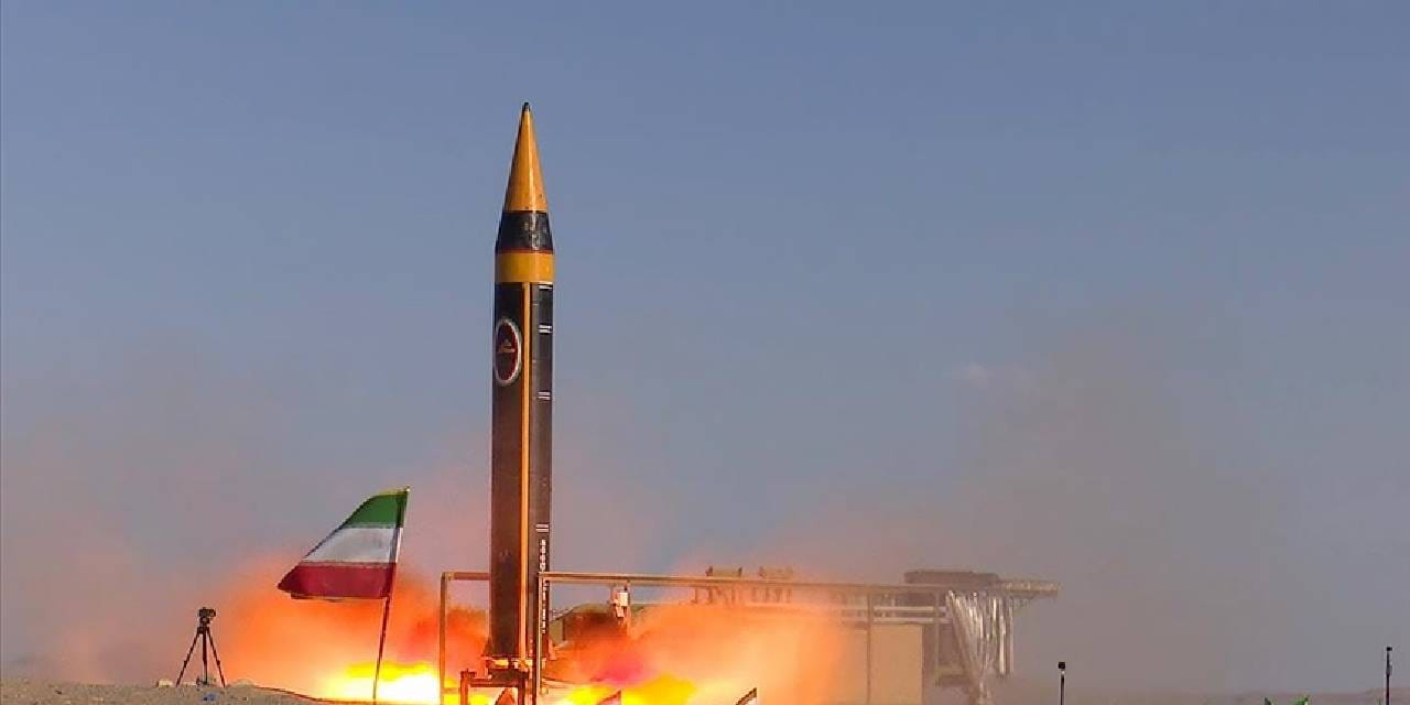 İran 4 bin kilometrelik füze iddiasını yalanladı!