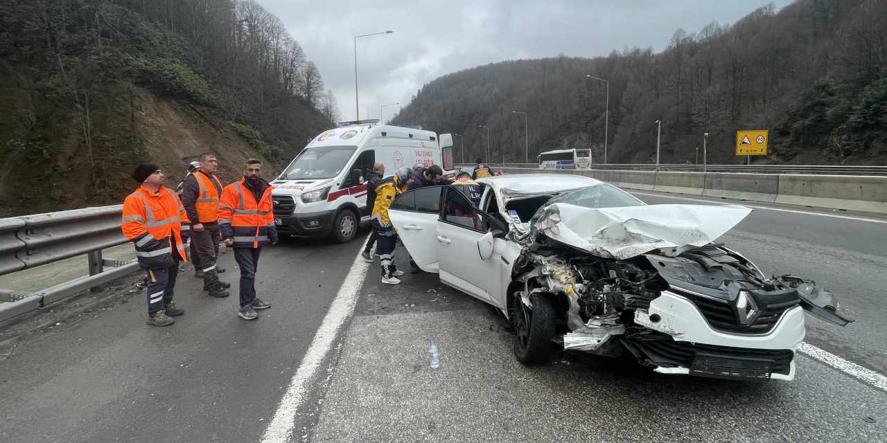 Bolu Dağı Tüneli'nde kaza: Aynı aileden 4 kişi yaralandı