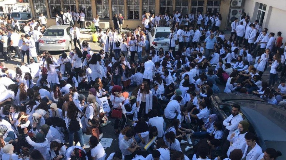 Öğrenciler kararlı! Çapa'da "deprem" eylemi sürüyor...