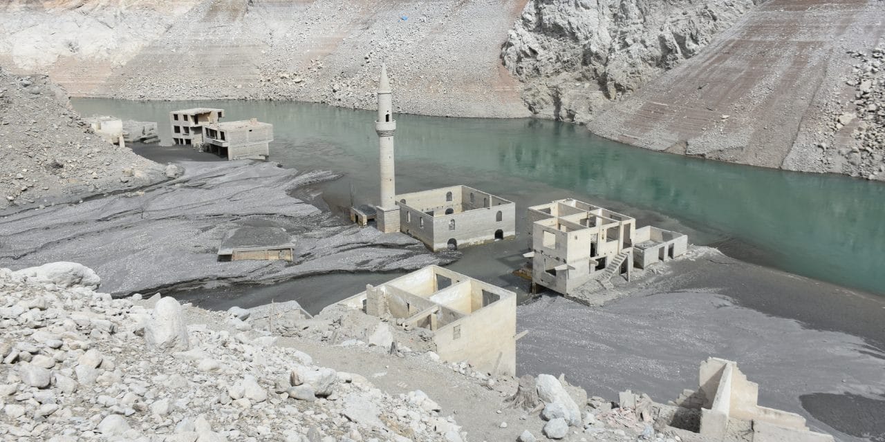 Sular gitti, köy geldi: Yıllar sonra ortaya çıktı