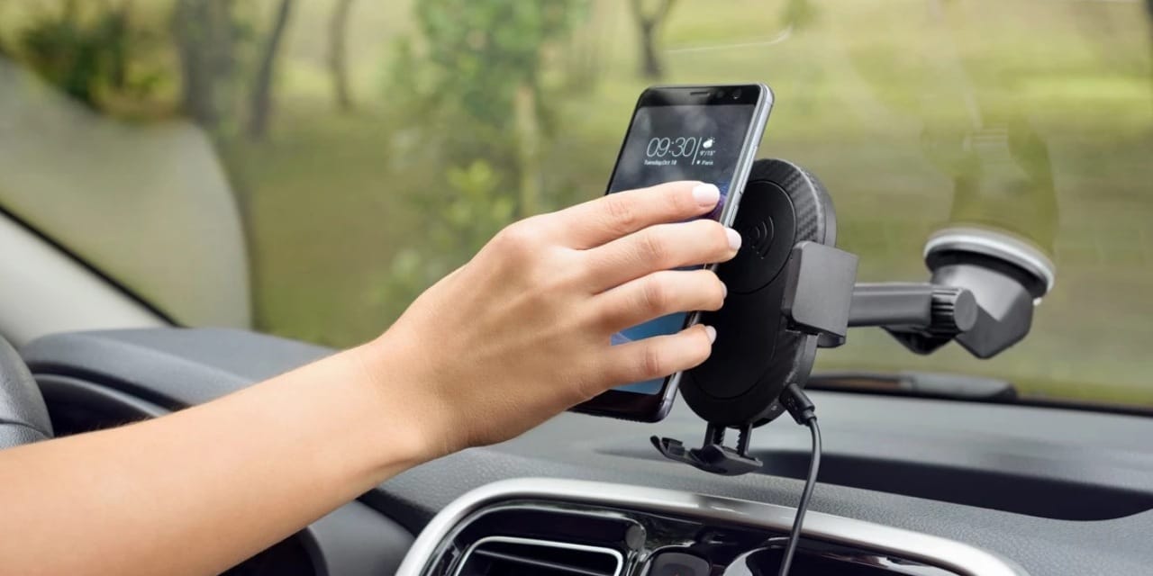 Araçlarda telefon tutucu yasaklandı mı? DMM'den açıklama geldi