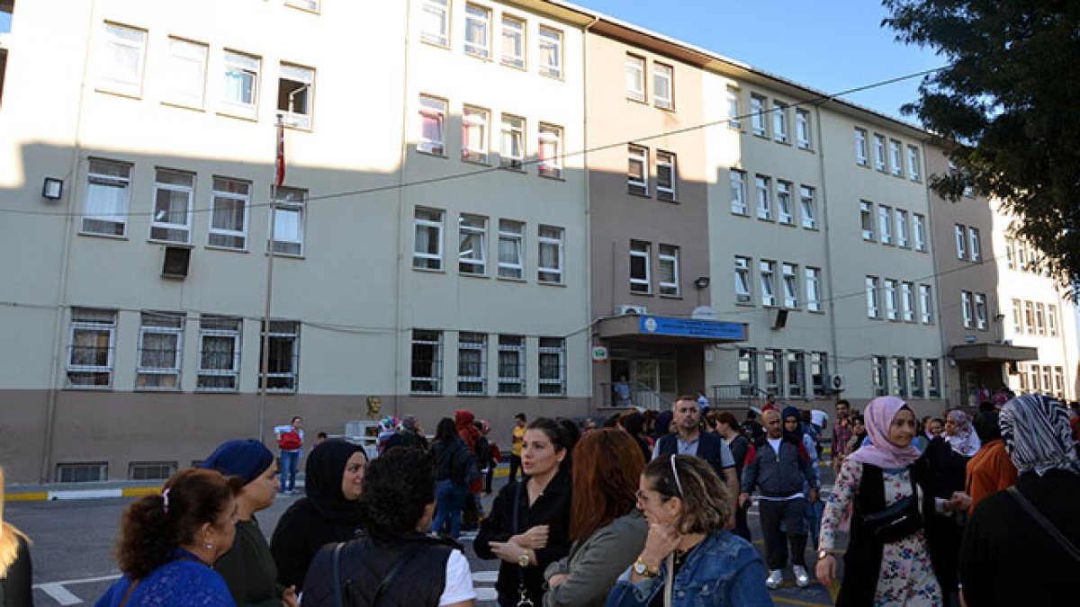 İstanbul Vali'si açıkladı! İşte Okulu hasar gören öğrencilerin yeni okulları