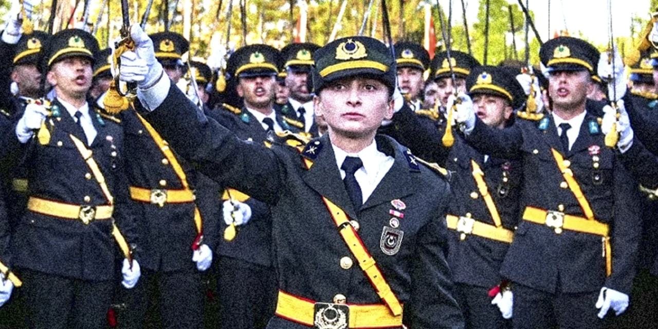 Erhan Afyoncu Erdoğan'ı 'Bu kılıçlar size çekiliyor' diye tahrik mi etti? Teğmen Ebru Eroğlu'nun avukatından şok iddia