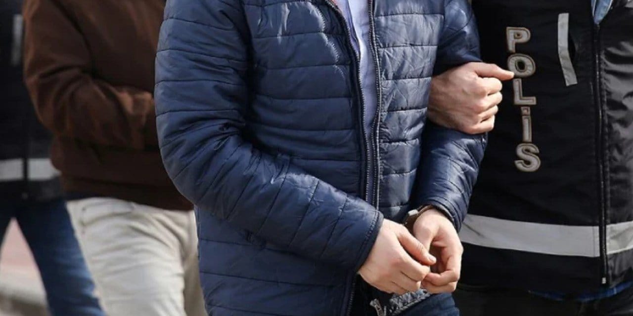 Cinsel birliktelik vaadiyle dolandırdılar, silahla gaspettiler: 14 gözaltı!