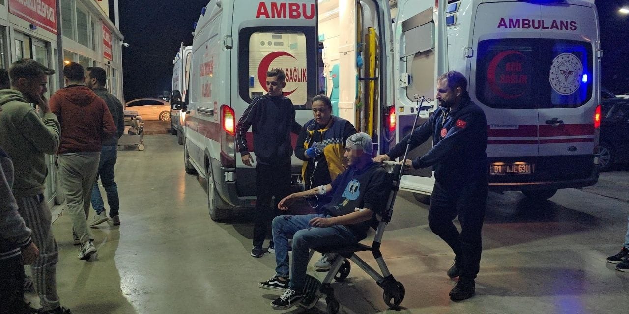 Adana Kozan'da bıçaklı ve sopalı kavga: 2 yaralı, 1 gözaltı