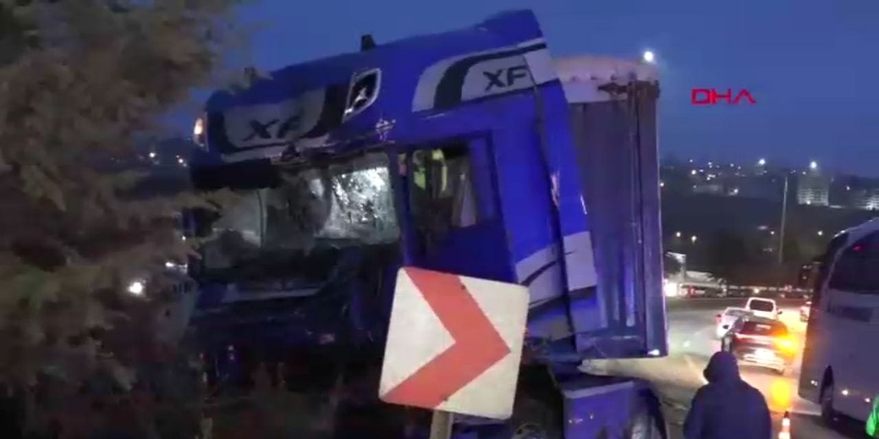 Samsun’da freni boşalan TIR zincirleme kazaya yol açtı