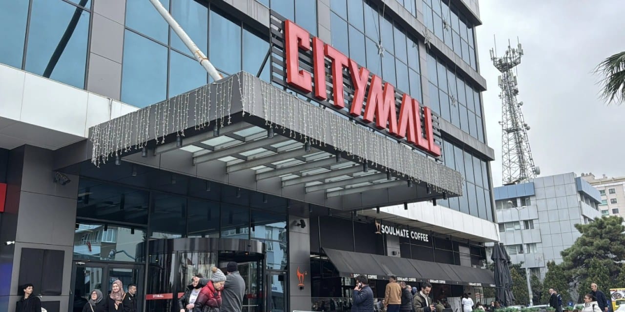 Ünlü AVM mühürlendi