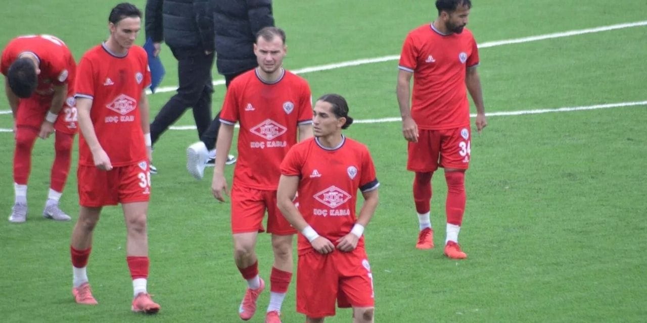 Küme düşen takıma 12 golü istemeye istemeye atmışlar: Atmaya niyeti olmasa da oldu