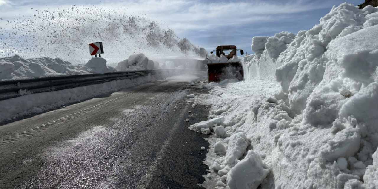Şehri Karadeniz'e bağlıyor: 3,5 aydır kapalı olan yol 5 gün içinde ulaşıma açılacak