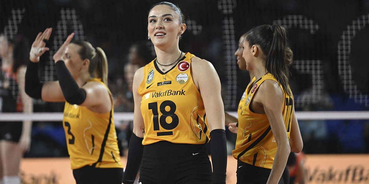 Vakıfbank Eczacıbaşı'nı devirip şampiyon oldu: Rekoru ele geçirdi