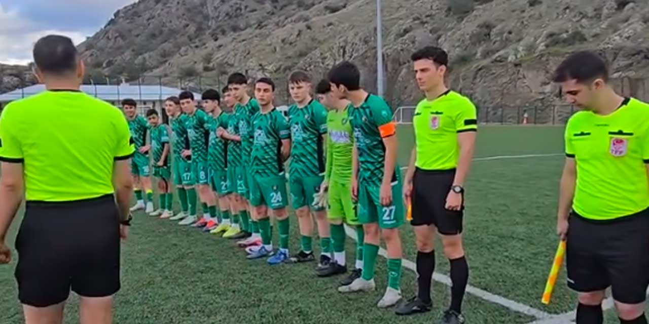 Amasya'daki amatör maç başlamadan tarihe geçti