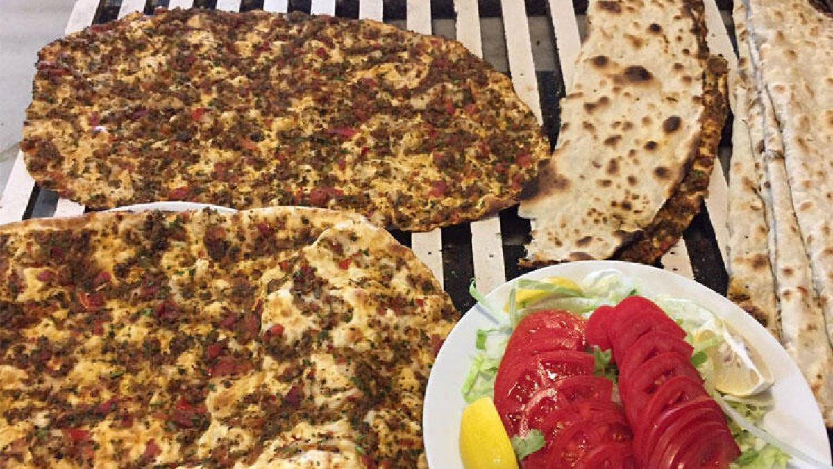 Esenyurt'ta 3.5, Fatih'te 10 lira...  Lahmacunda büyük fiyat farkının nedeni ne?