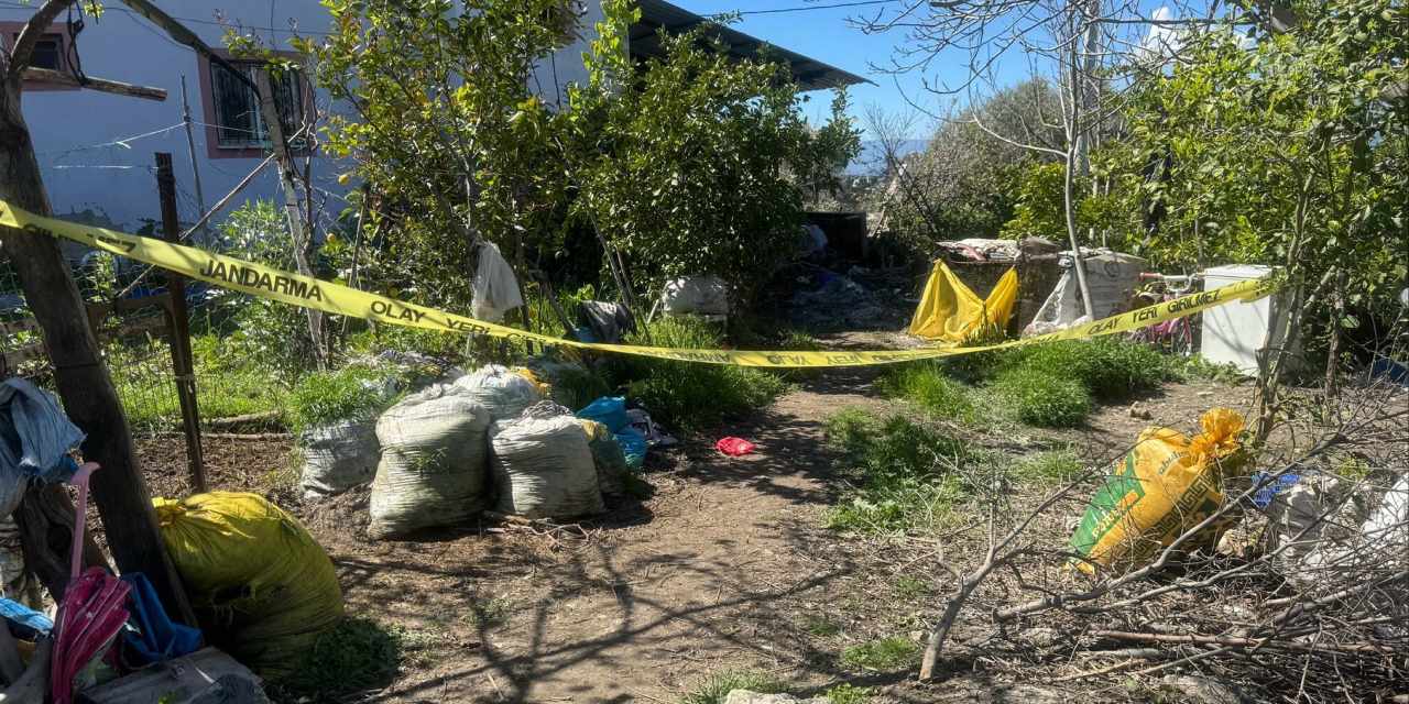 Eşini av tüfeği ile öldürüp intihar etti