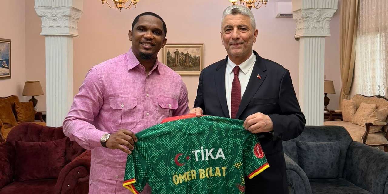 Türk futbolcular benim 800 metre arkamda demişti: Samuel Eto'o Ömer Bolat'la görüştü