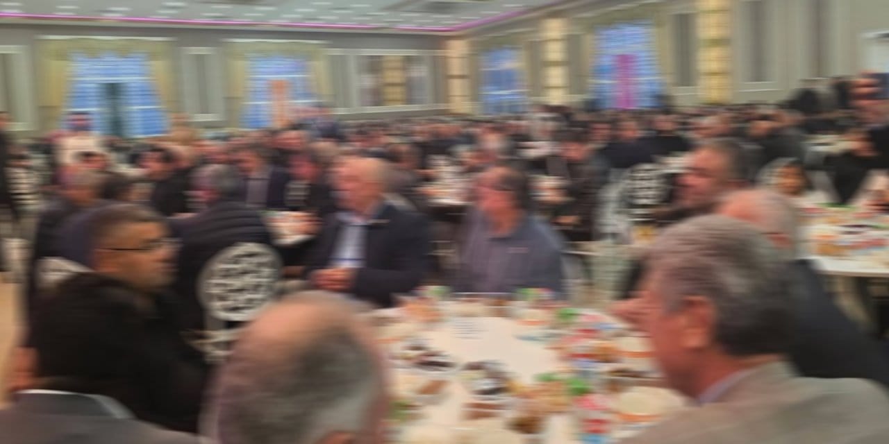 AKP iftarına katılmayan muhtarlara Büyükşehir'den hizmet tehdidi