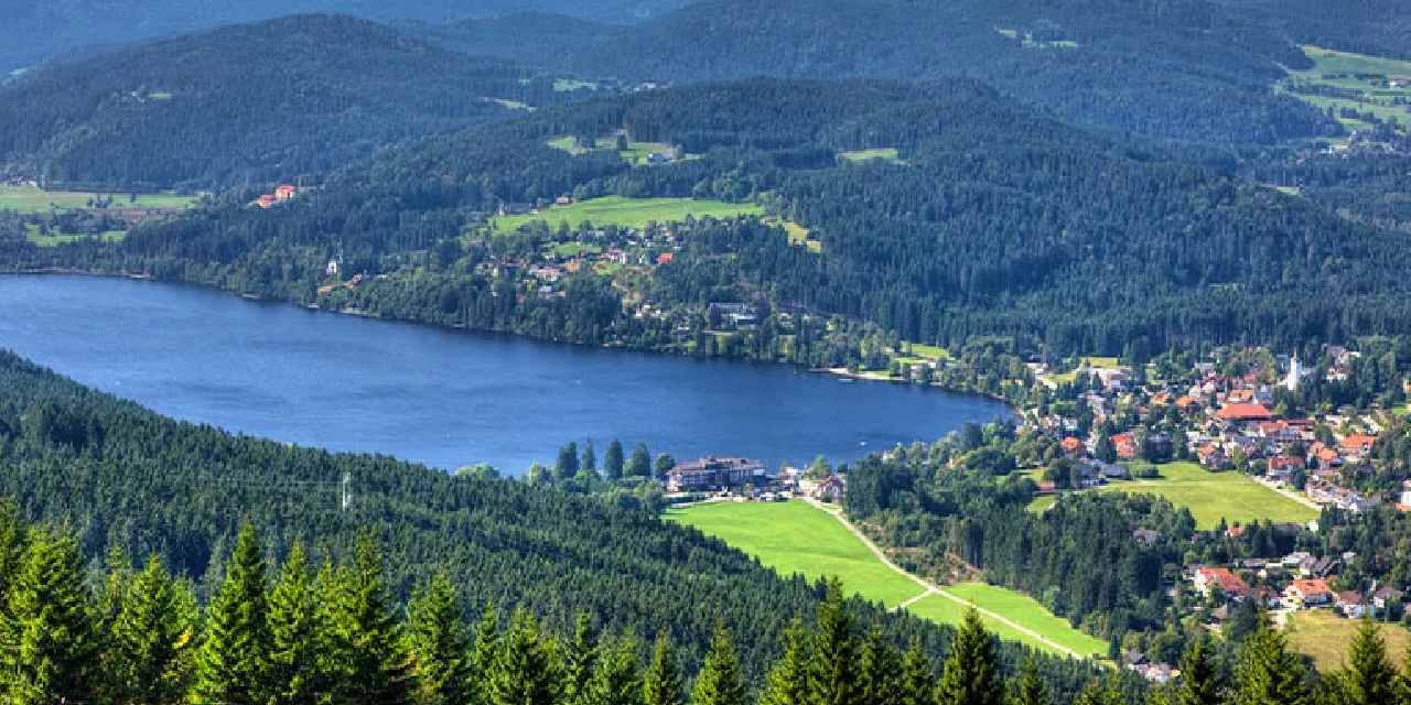 Koca köy otele dönüştü: Köy meydanında buluşup fırınlarda kahvaltı ediyorlar