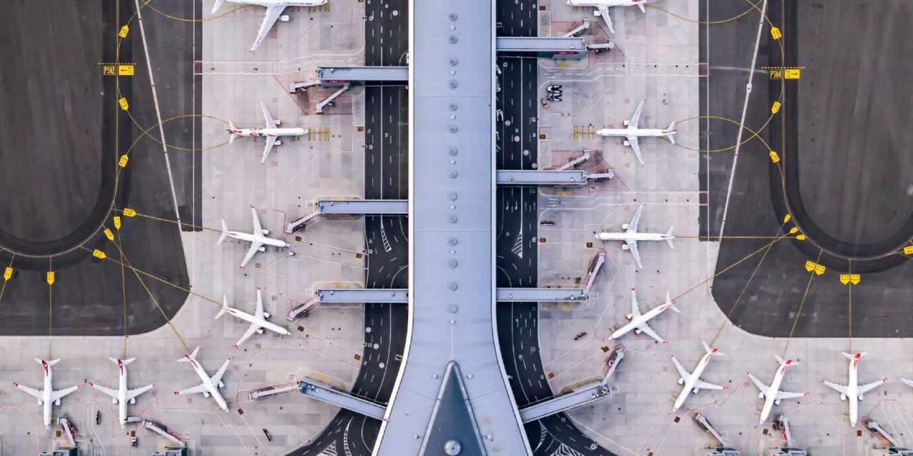 İstanbul Havalimanı'nda 13 uçak mahsur kaldı