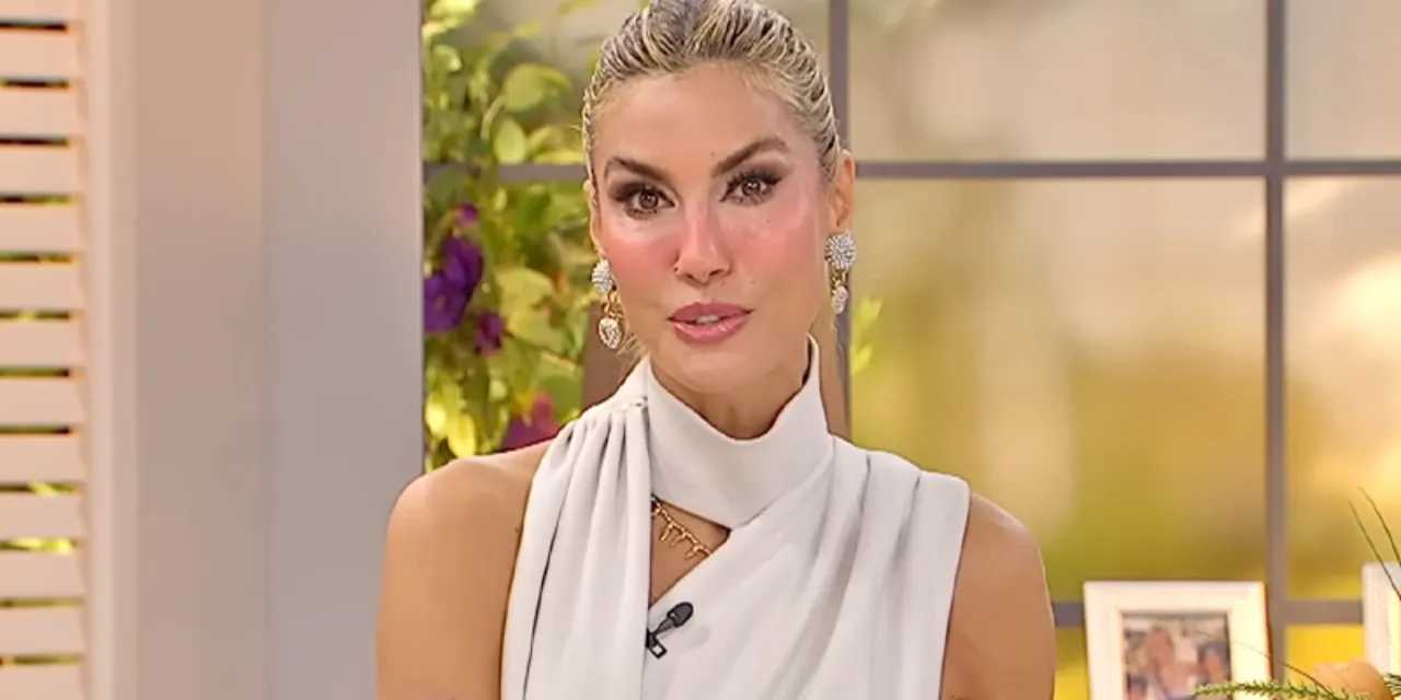 Çağla Şıkel sağlık sorunlarını açıkladı! "Tedavi oluyorum"