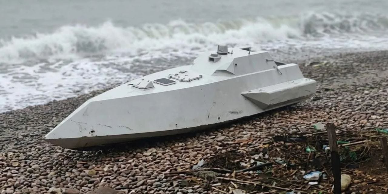 Karadeniz'de neler oluyor? İHA'lar İDA'lar peş peşe gelirken Türk sularında gemi vuruldu