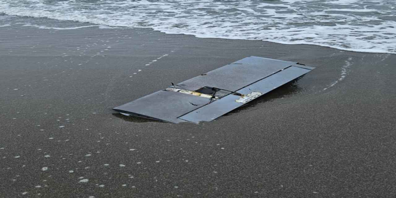 Sakarya'da deniz kıyısında İHA parçaları bulundu