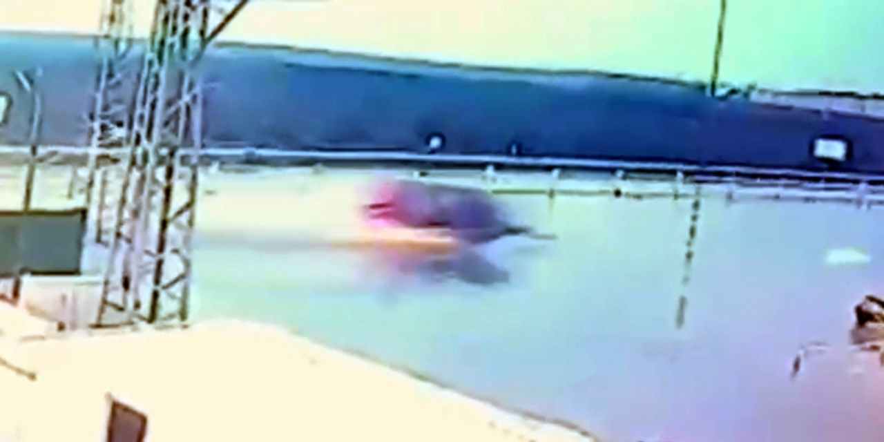 Direksiyon hakimiyetini kaybetti: Aracı 50 metre boyunca taklalar atarak sürüklendi