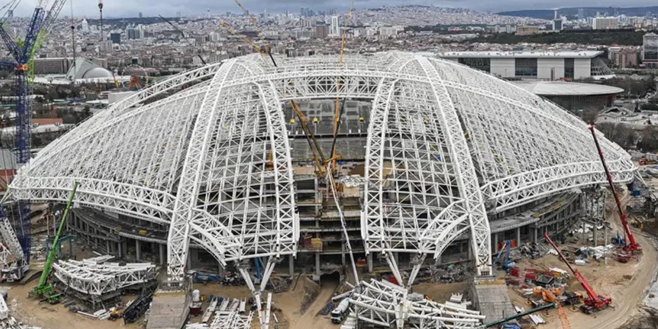 Süper Lig ekibi stat müjdesini verdi: Milli maçla açılacak