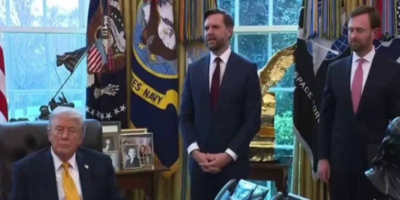 Beyaz Saray'da nifak krizi: Akıllı başkanımız var eskiler gibi aptal değil