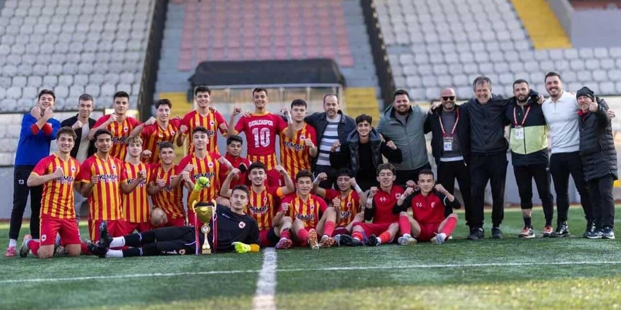 İstanbul ve Türkiye Şampiyonası'nda oynamaya hak kazandılar: ''Hedefimiz Türkiye’de ses getirmek'' dedi