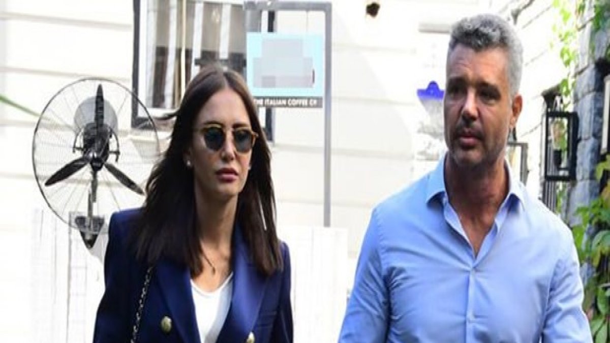 İlk kez el ele görüntülendiler!