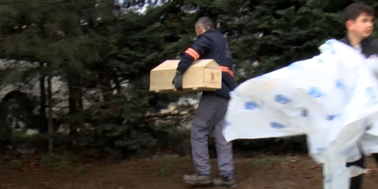 Yenidoğan bebek TEM kenarında ölü olarak bulundu! Beyaz beze sarıp atmışlar...