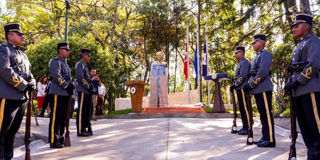 Atatürk’ün devrimci mirası El Salvador’da taçlandı: Türkiye Parkı açıldı