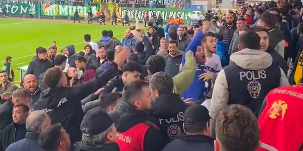 Bursaspor kavgalı maçta yara aldı