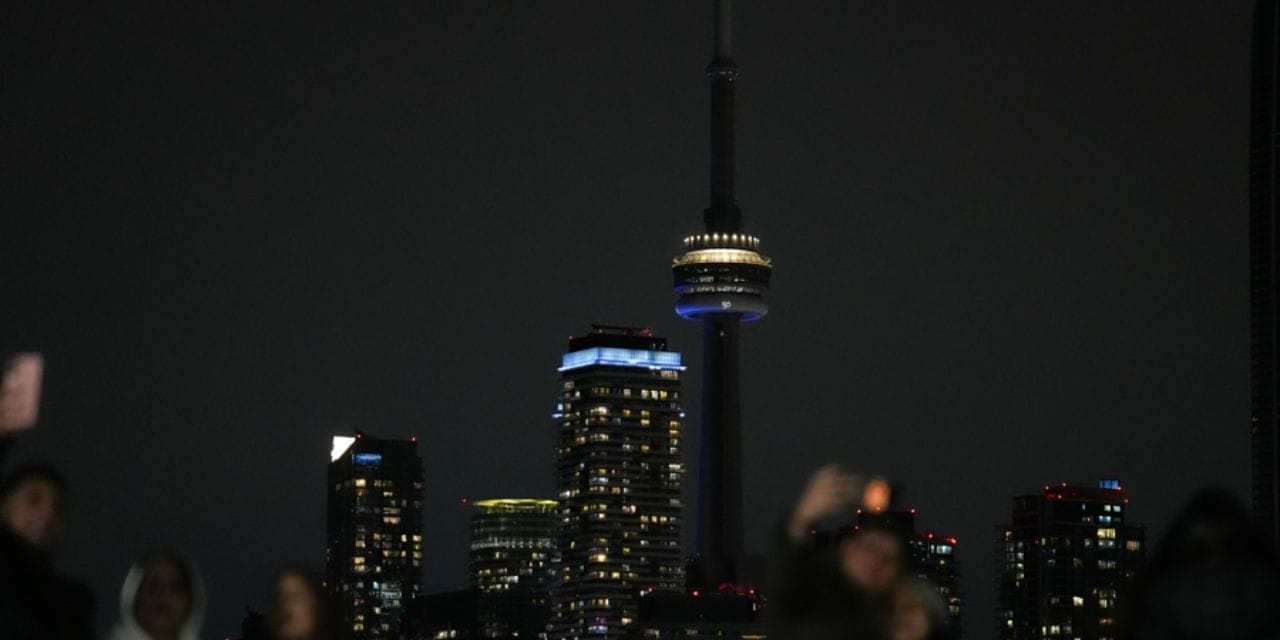 Dünyanın en yüksek ikinci kulesi ışıklarını kapattı