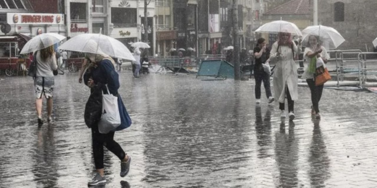 İstanbul'da yağmur dur durak bilmiyor: MGM son raporunu paylaştı