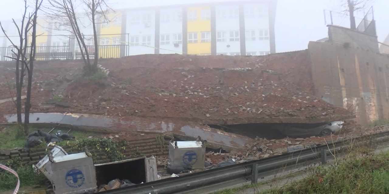Maltepe'de okulun 40 metrelik istinat duvarı çöktü!