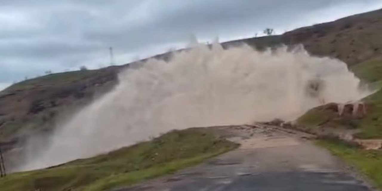 Silopi'de sağanak felaketi: Barajdan ilçeye su taşıyan boru hattı patladı