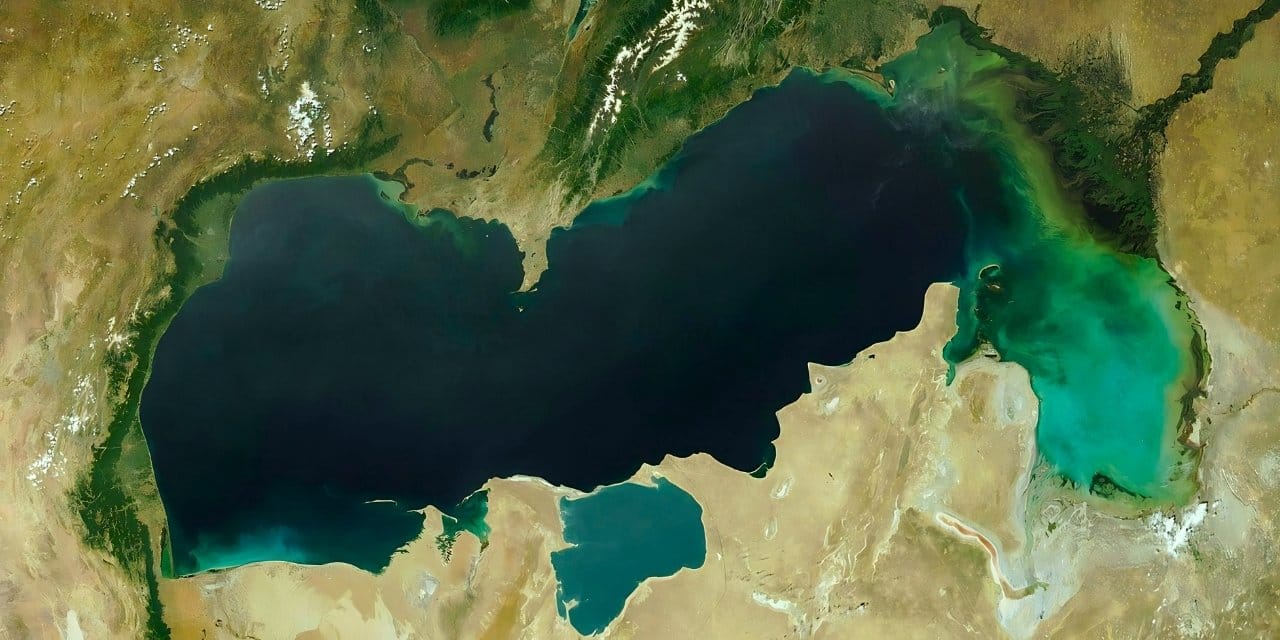 Devasa denizin suları 56 kilometre çekildi, çöle döndü