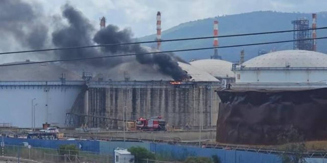 İran füzeleri Hayfa Rafinerisi'ni vurdu!