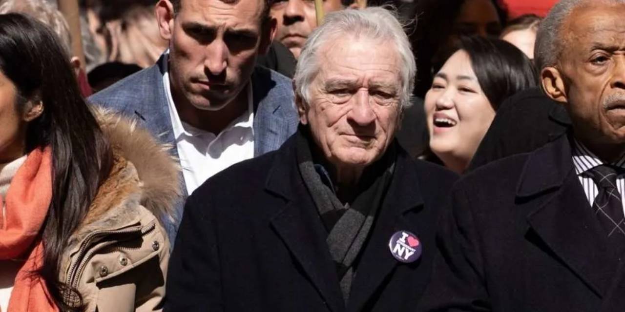 ABD’de öfke sokağa indi! Robert De Niro, Trump protestolarının sembolü oldu