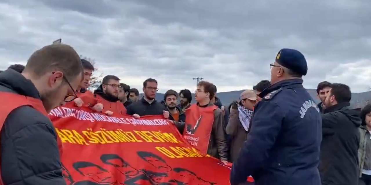 Kızıldere anmasında jandarma kalabalığı böyle dağıttı! Sovyetler Birliği dağıldı hadi siz de dağılın