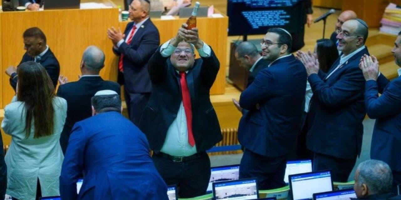 Aşırı sağcı bakan şampanyayla kutladı: İsrail Meclisi Filistinli esirlere idam düzenlemesini onayladı