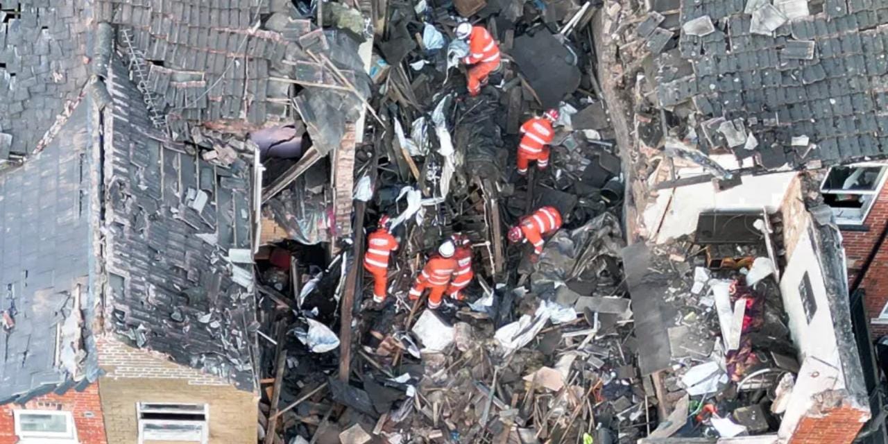 Kira artışına kızıp evi havaya uçurdu: Kendisi de öldü