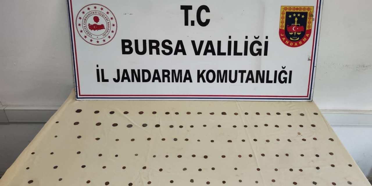 Bursa’da tarihi eser kaçakçılığı operasyonu! 137 sikke ele geçirildi