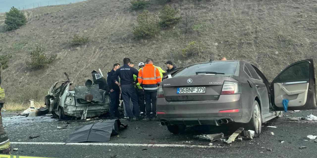 Son Dakika | Ankara'da 2 araç çarpıştı: 5 kişi öldü!